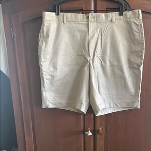 Brooks Brothers Cream Flat Front Shorts